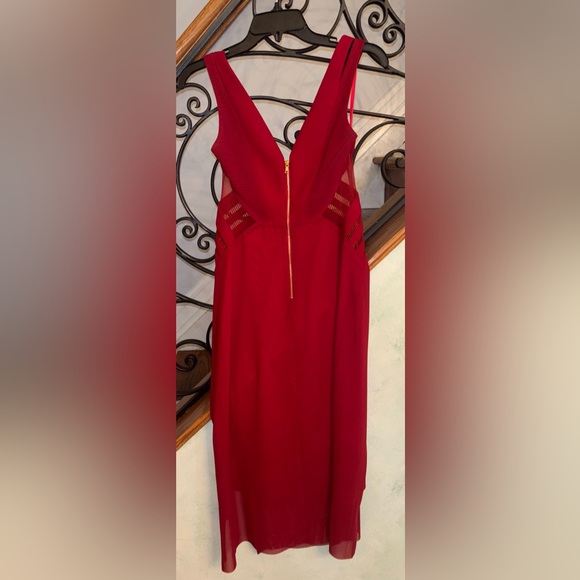 Three floor. Dark red size 6 dress. - Picture 2 of 4